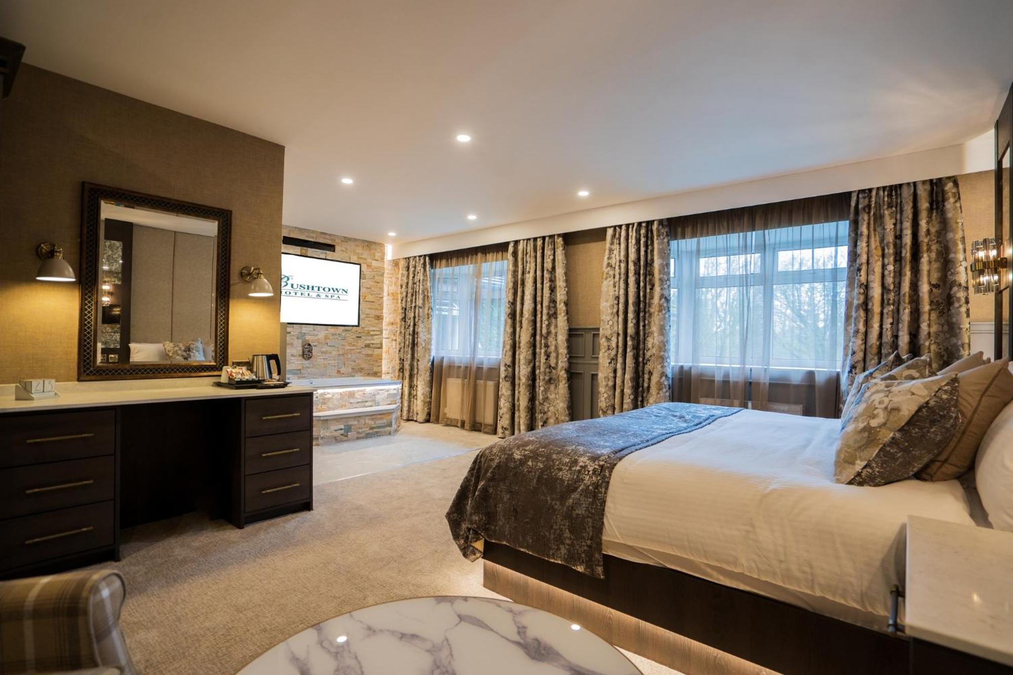 Bushtown Hotel & Spa โคลเรน ภายนอก รูปภาพ