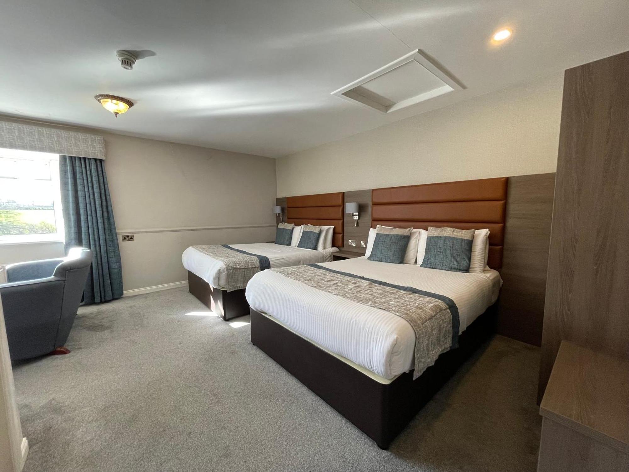 Bushtown Hotel & Spa โคลเรน ภายนอก รูปภาพ