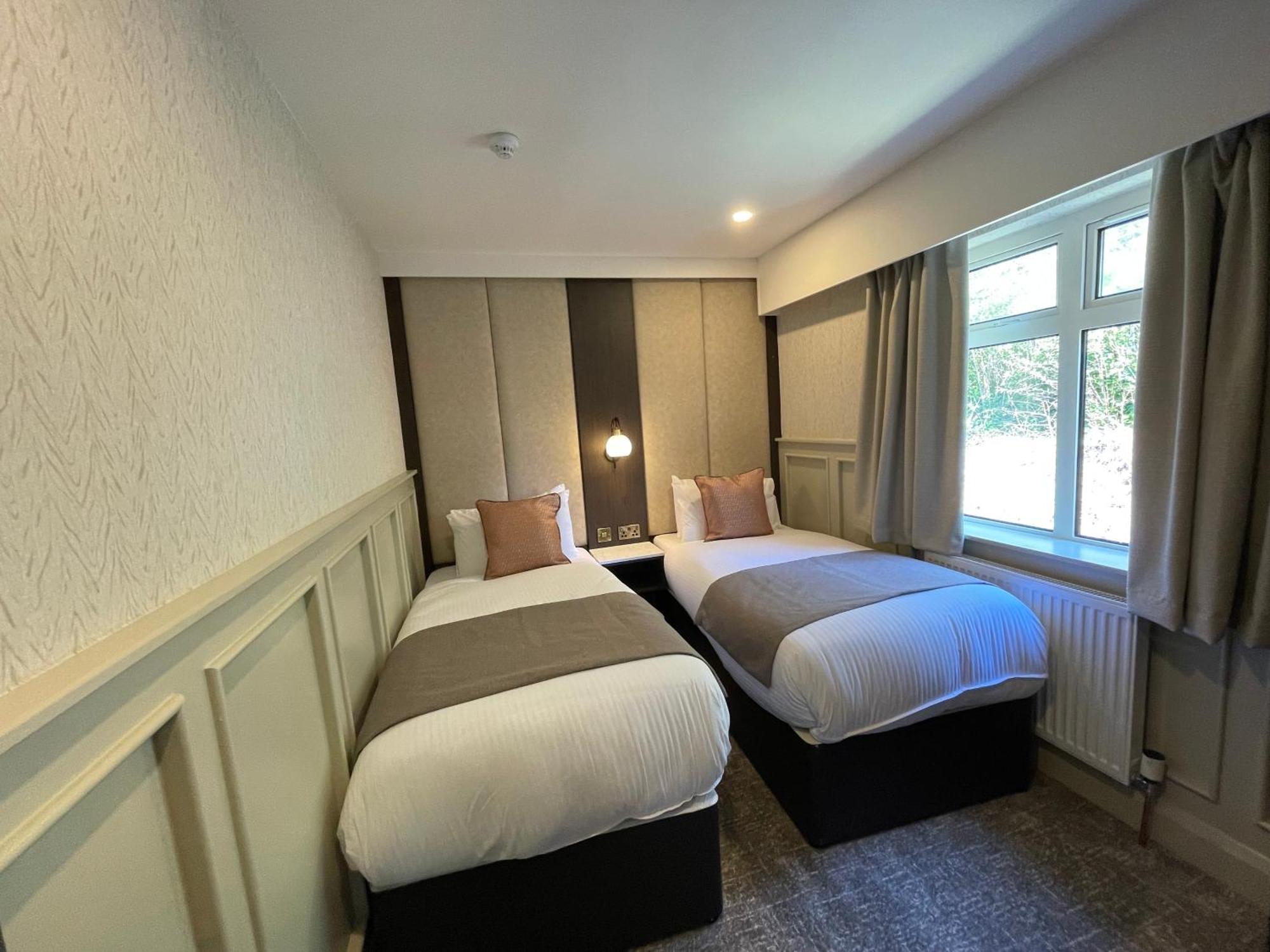 Bushtown Hotel & Spa โคลเรน ภายนอก รูปภาพ