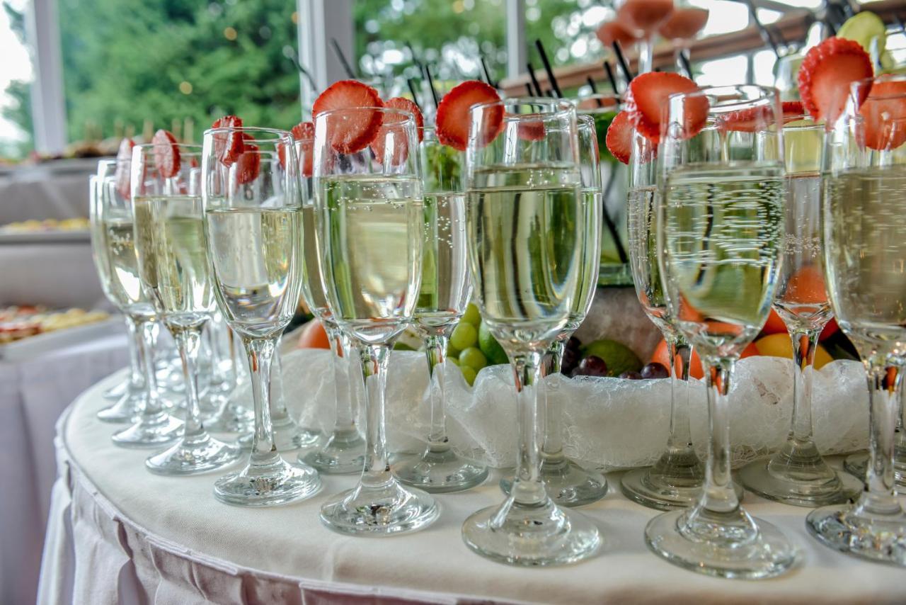 Bushtown Hotel & Spa โคลเรน ภายนอก รูปภาพ